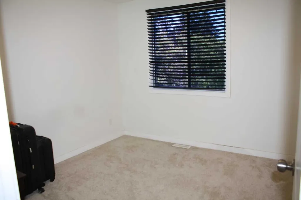 3052 32a Avenue SE Calgary AB T2B0J3