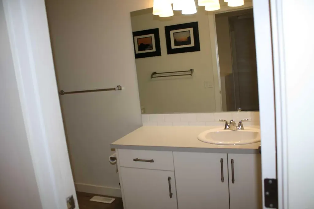 3052 32a Avenue SE Calgary AB T2B0J3
