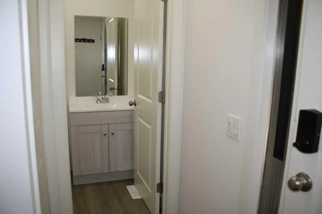 3052 32a Avenue SE Calgary AB T2B0J3