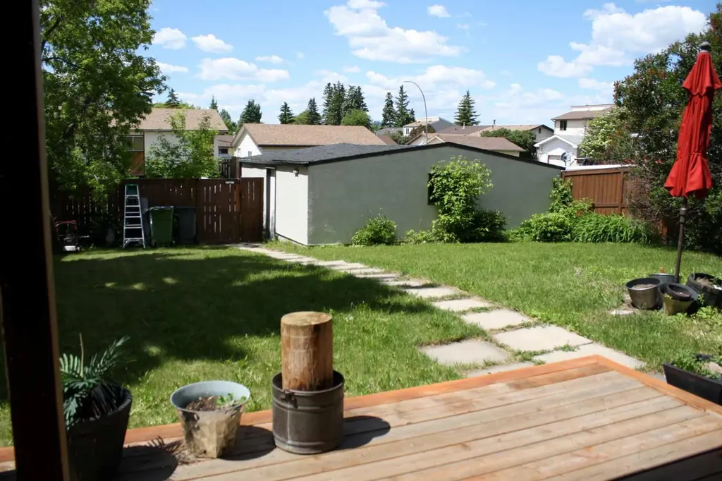 3052 32a Avenue SE Calgary AB T2B0J3