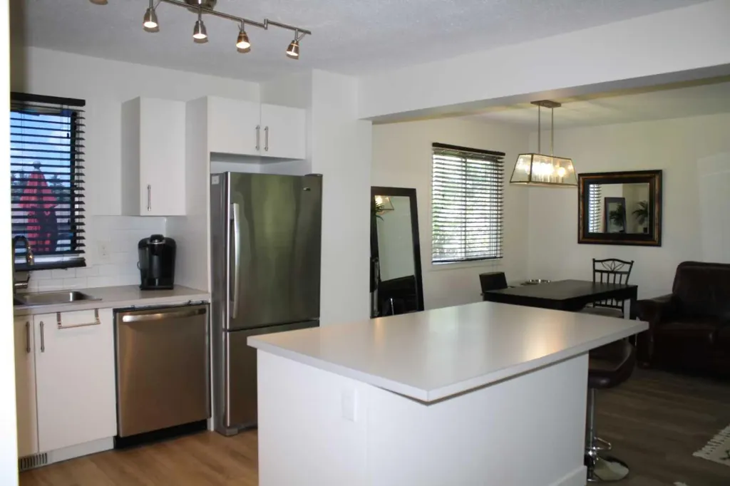 3052 32a Avenue SE Calgary AB T2B0J3