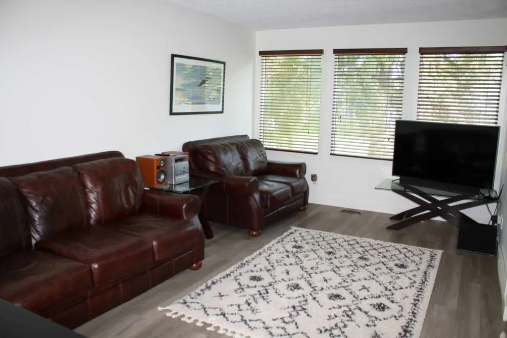 3052 32a Avenue SE Calgary AB T2B0J3