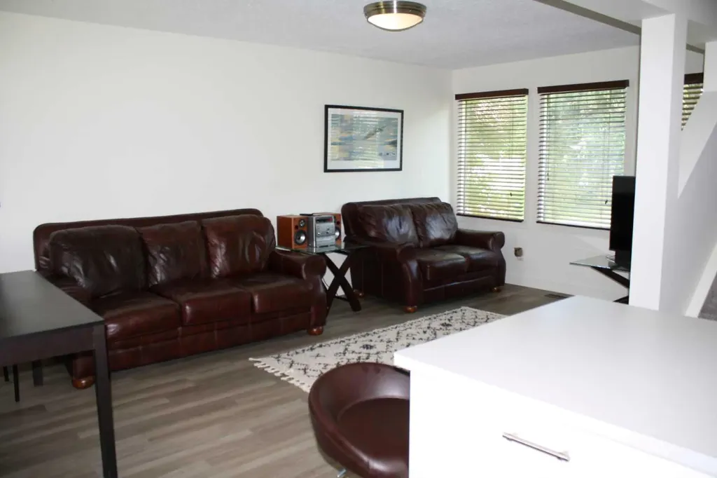 3052 32a Avenue SE Calgary AB T2B0J3