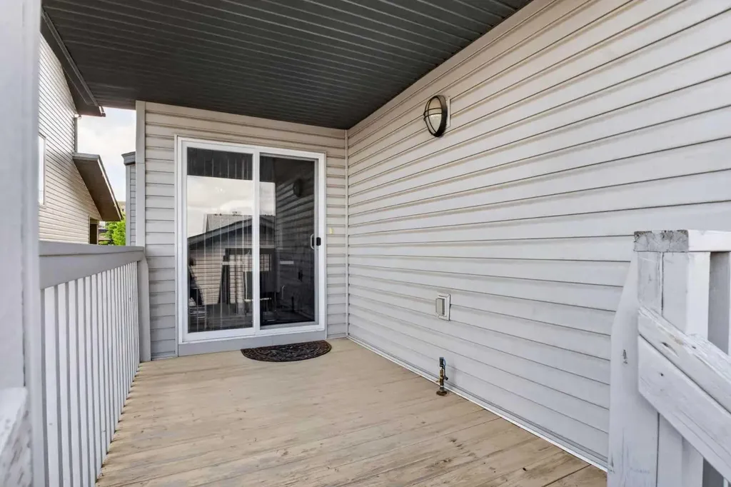 116 Panora Close NW Calgary AB T3K 0G4