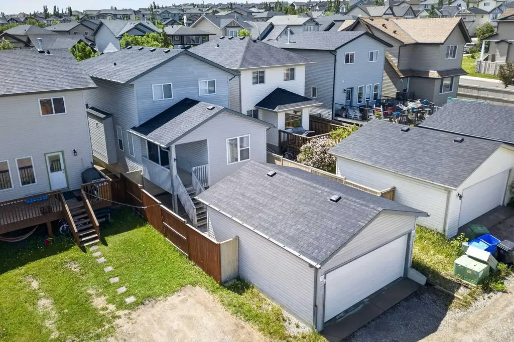116 Panora Close NW Calgary AB T3K 0G4
