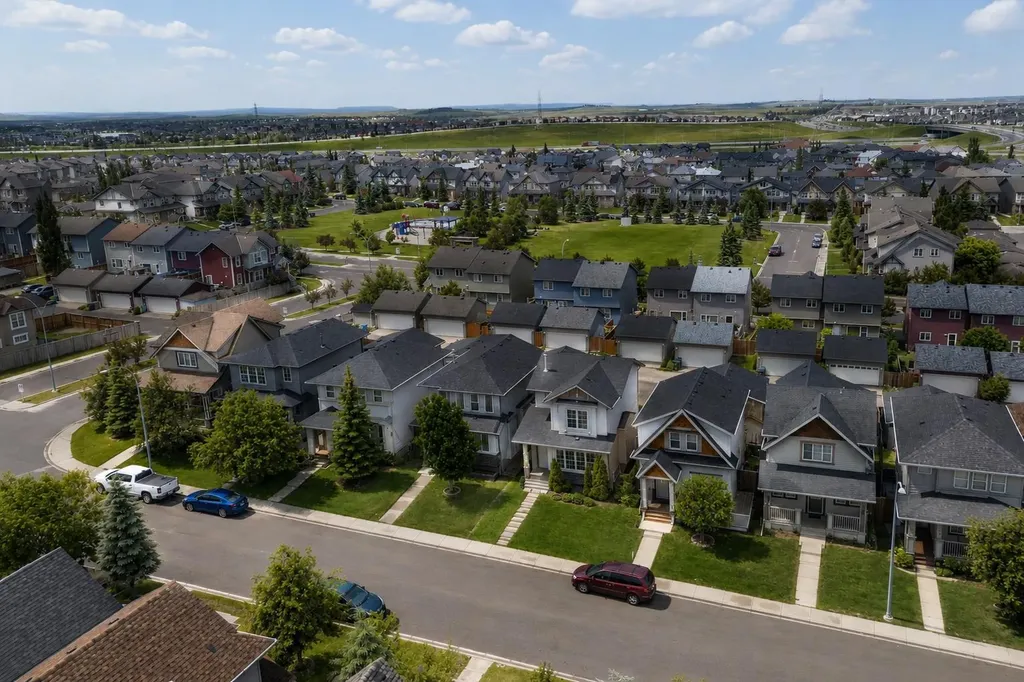 116 Panora Close NW Calgary AB T3K 0G4