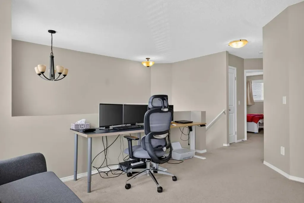 116 Panora Close NW Calgary AB T3K 0G4