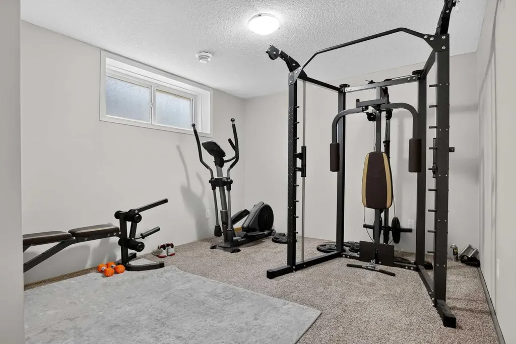 116 Panora Close NW Calgary AB T3K 0G4