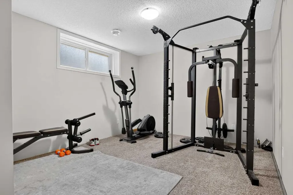 116 Panora Close NW Calgary AB T3K 0G4