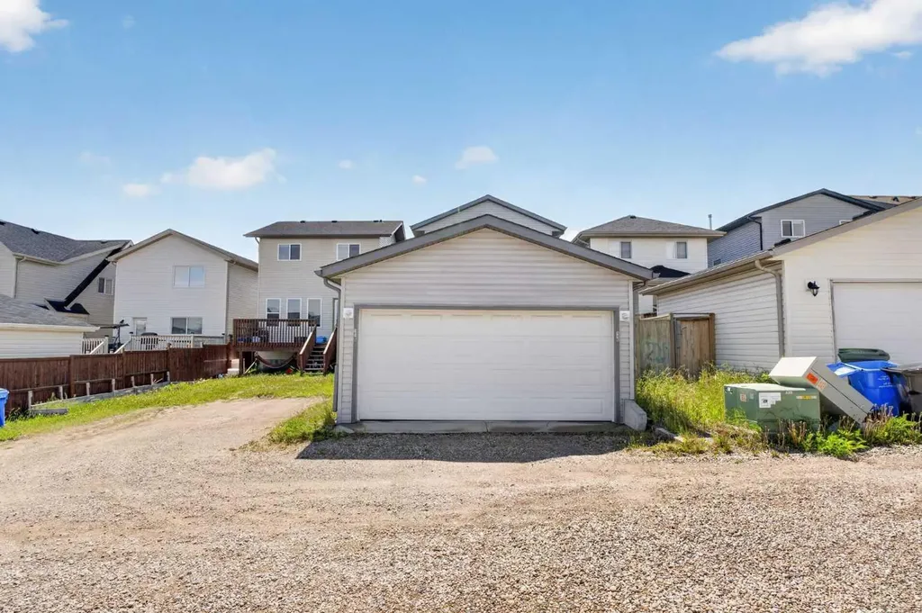 116 Panora Close NW Calgary AB T3K 0G4