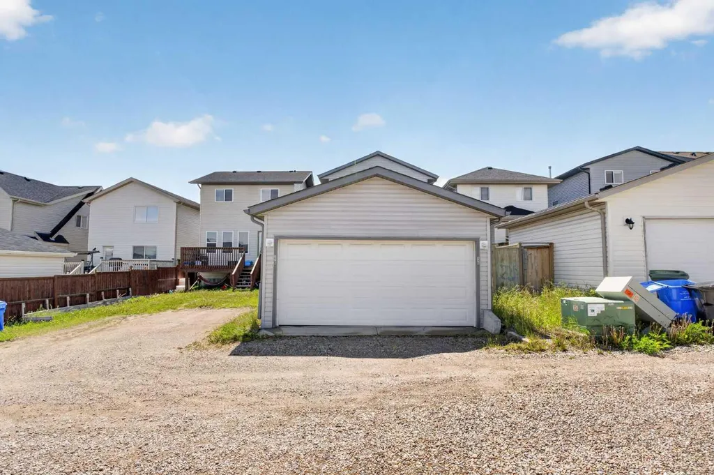 116 Panora Close NW Calgary AB T3K 0G4