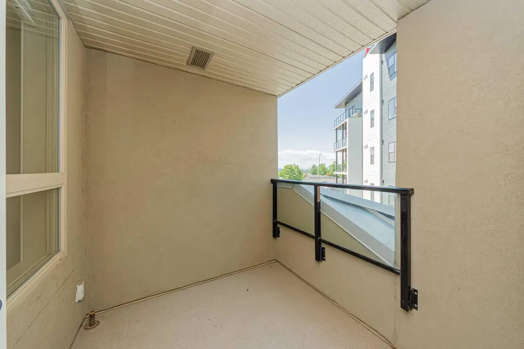 88 Arbour Lake Road NW Calgary AB T3G 0C2