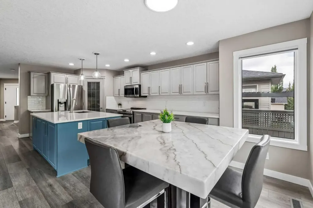 90 Royal Oak Grove NW Calgary AB T3G 5L8