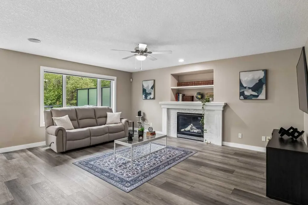 90 Royal Oak Grove NW Calgary AB T3G 5L8