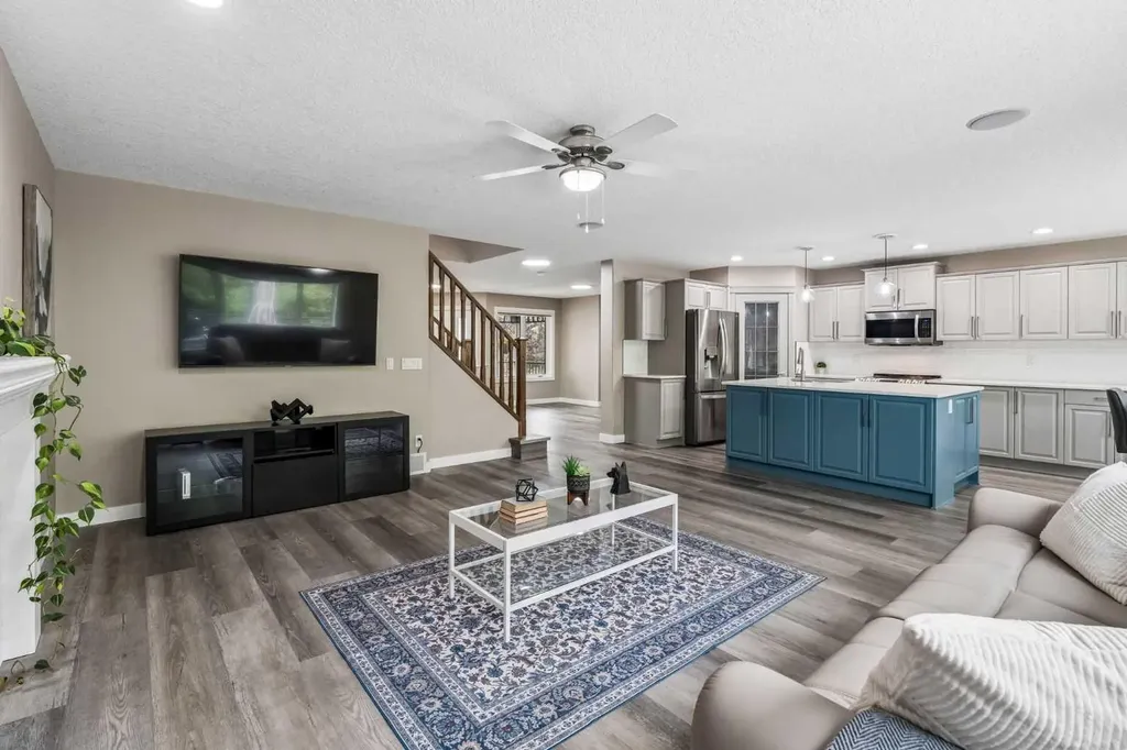 90 Royal Oak Grove NW Calgary AB T3G 5L8