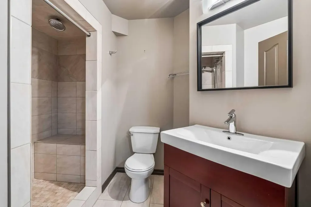 90 Royal Oak Grove NW Calgary AB T3G 5L8