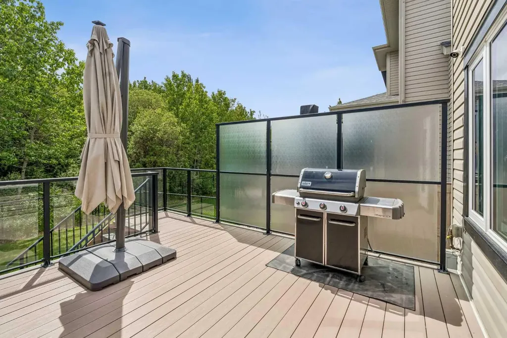 90 Royal Oak Grove NW Calgary AB T3G 5L8
