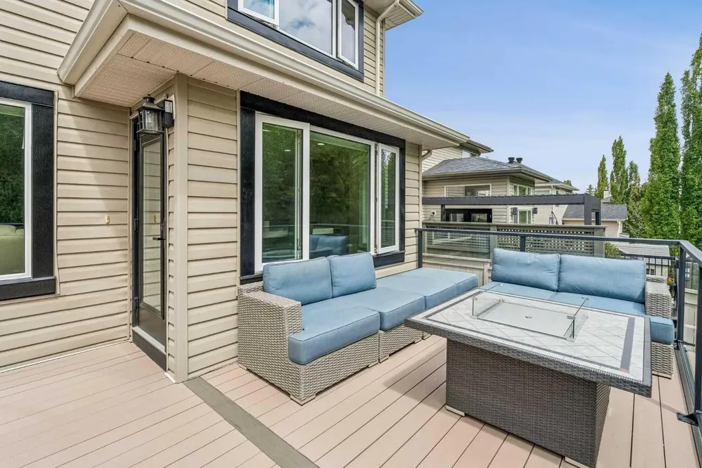 90 Royal Oak Grove NW Calgary AB T3G 5L8