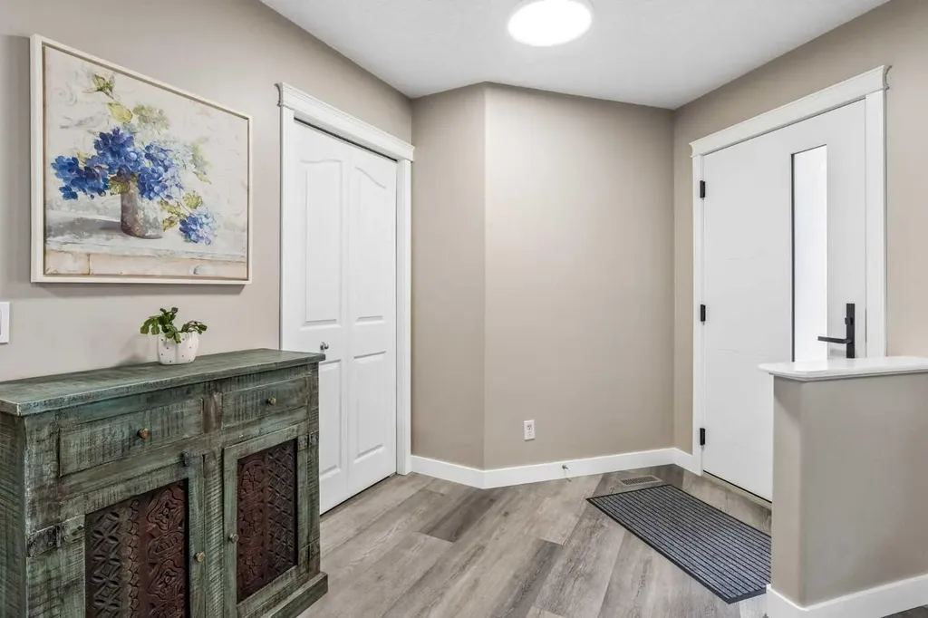 90 Royal Oak Grove NW Calgary AB T3G 5L8