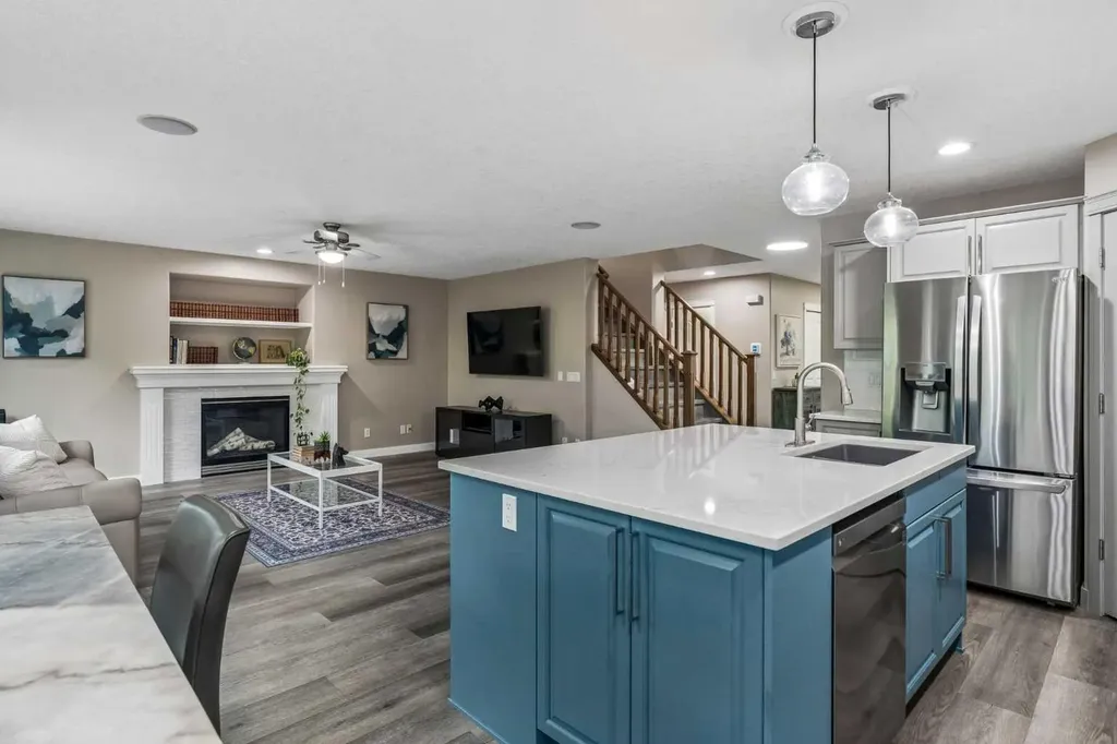 90 Royal Oak Grove NW Calgary AB T3G 5L8