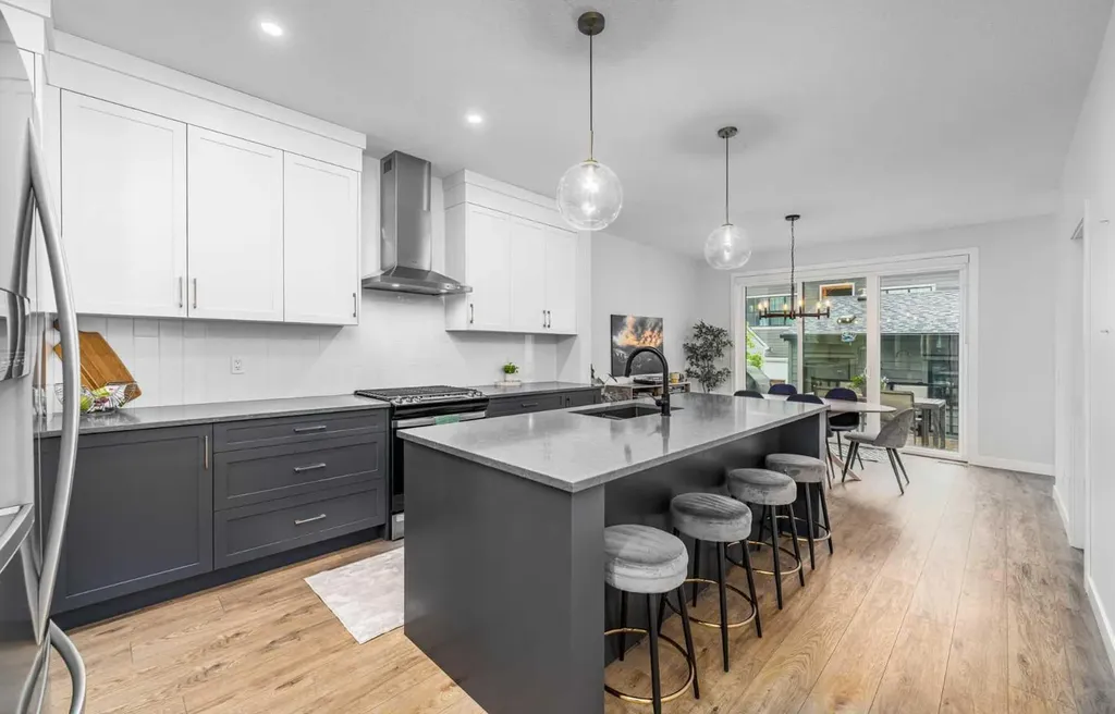 133 Treeline Avenue SW Calgary AB T2Y 0S1