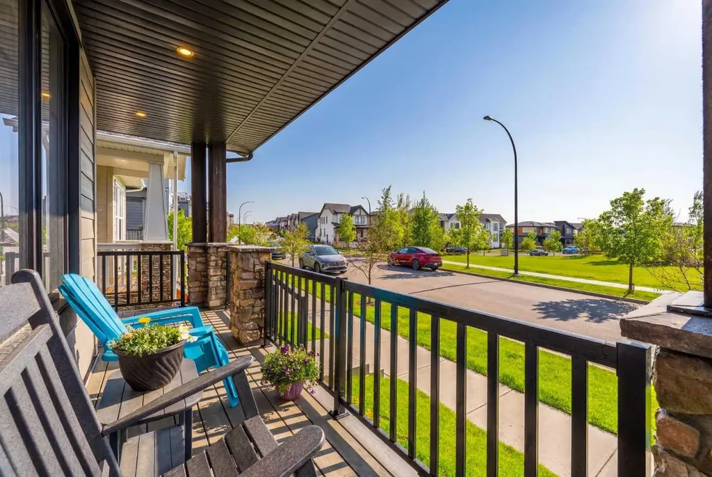 133 Treeline Avenue SW Calgary AB T2Y 0S1