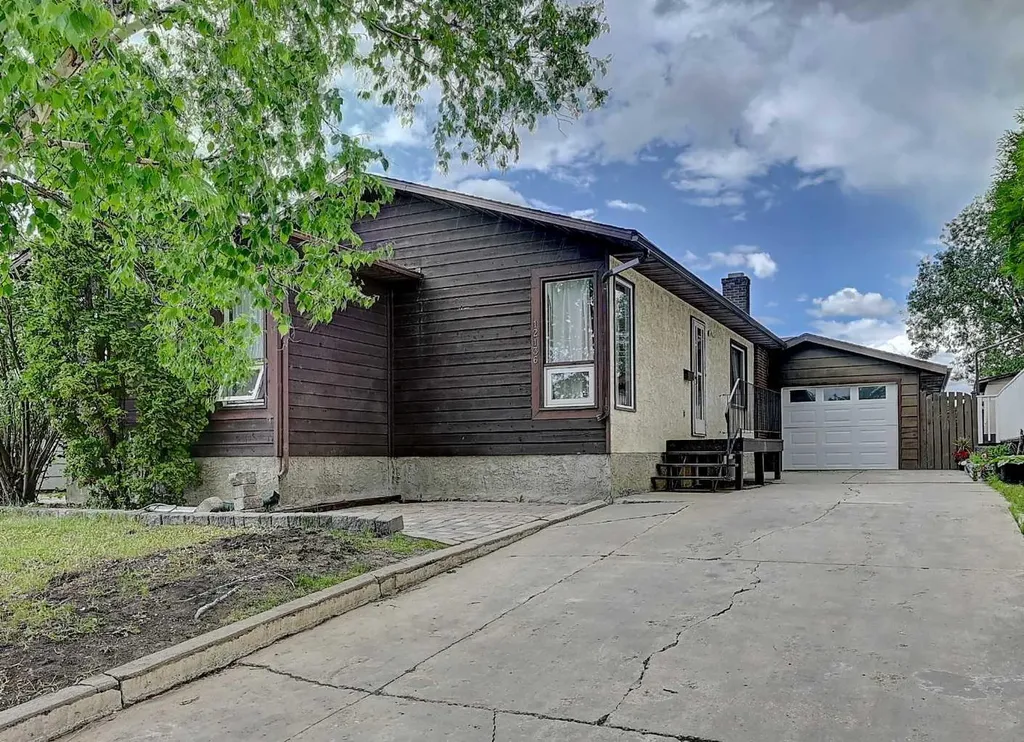12136 94a Street Grande Prairie AB T8V5C3