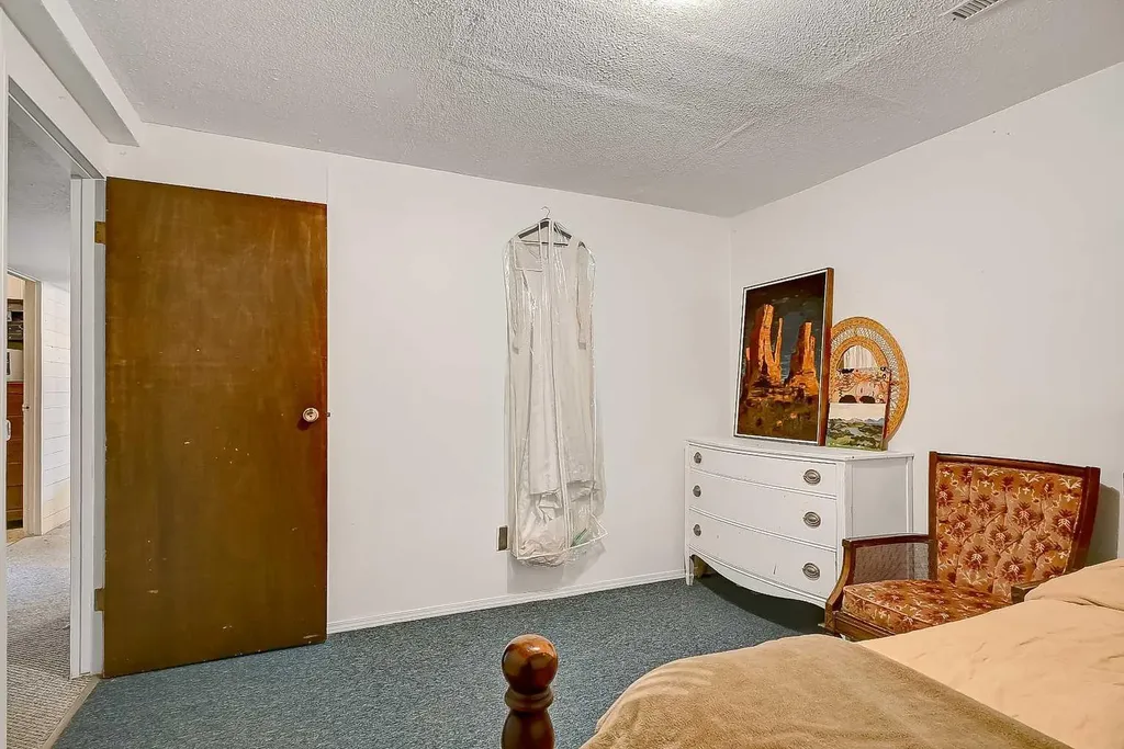 12136 94a Street Grande Prairie AB T8V5C3