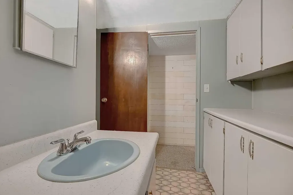 12136 94a Street Grande Prairie AB T8V5C3