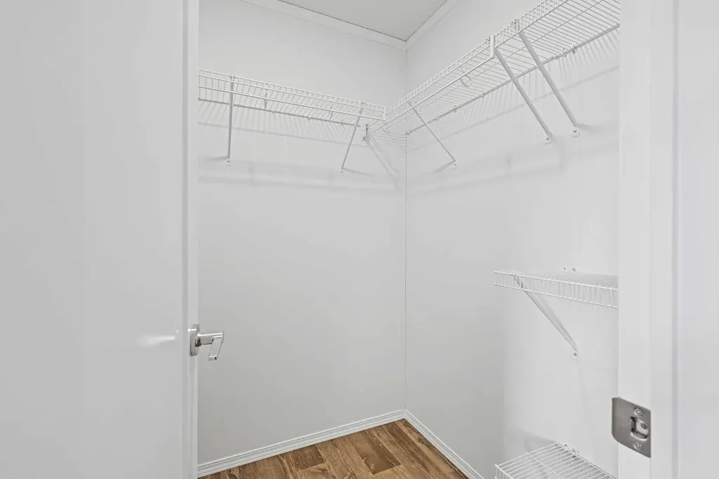 6220 17 Avenue SE Calgary AB T2A 0W6