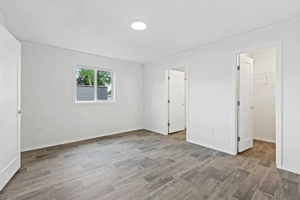 6220 17 Avenue SE Calgary AB T2A 0W6