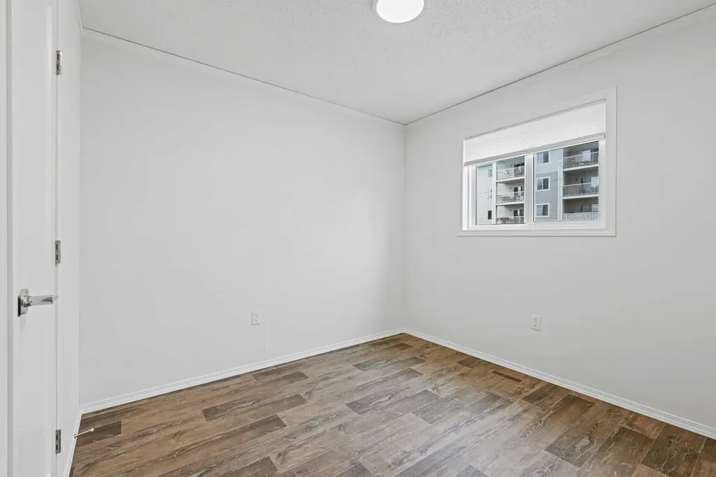 6220 17 Avenue SE Calgary AB T2A 0W6