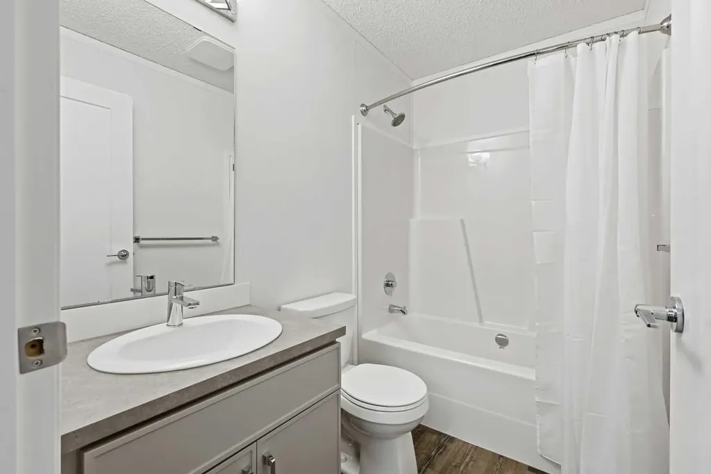 6220 17 Avenue SE Calgary AB T2A 0W6