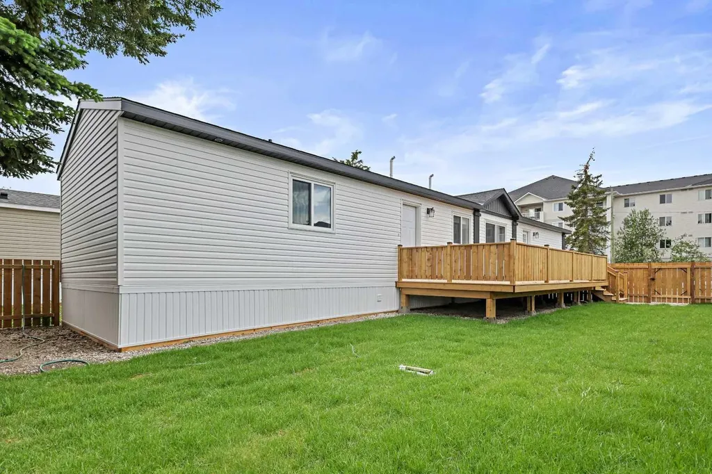 6220 17 Avenue SE Calgary AB T2A 0W6
