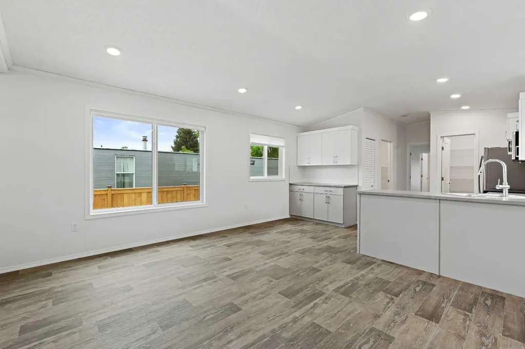 6220 17 Avenue SE Calgary AB T2A 0W6