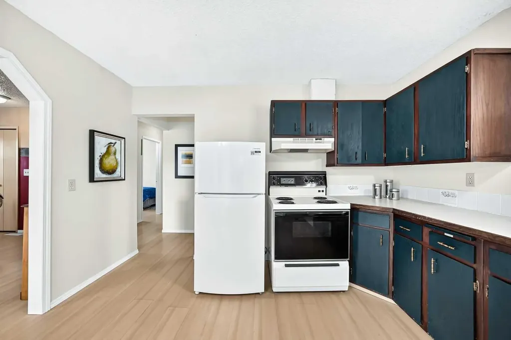 1404 Marlyn Way NE Calgary AB T2A 3K1