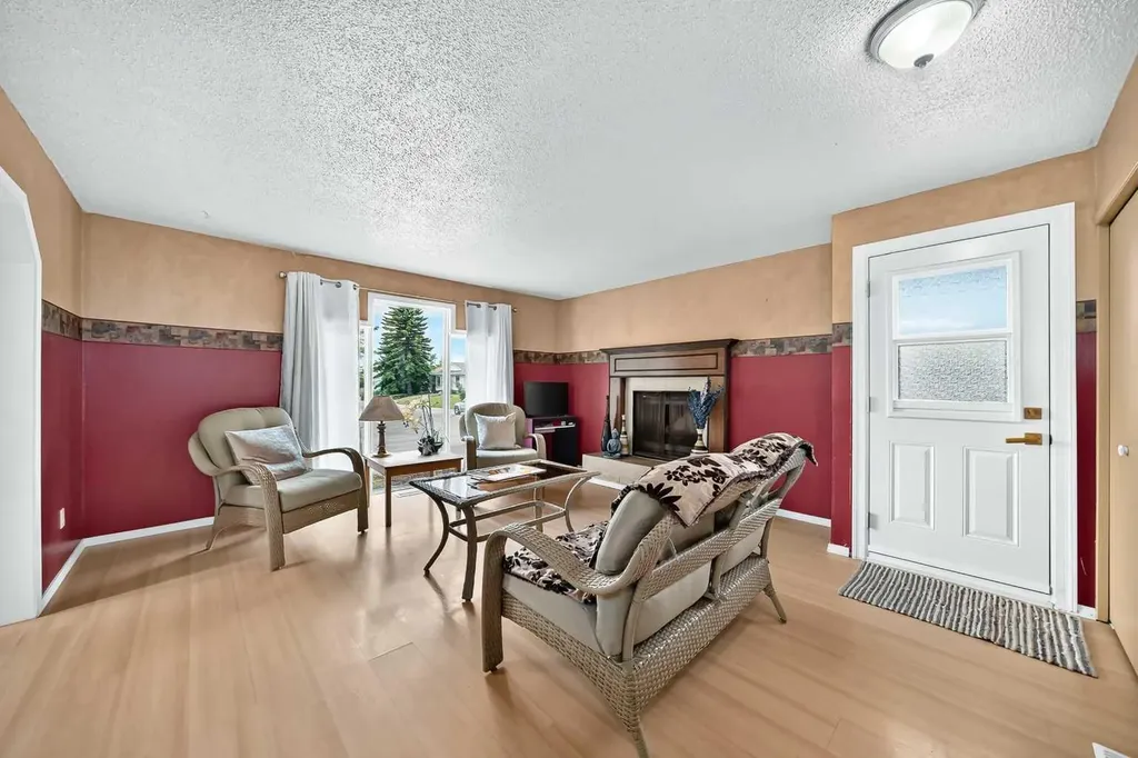 1404 Marlyn Way NE Calgary AB T2A 3K1