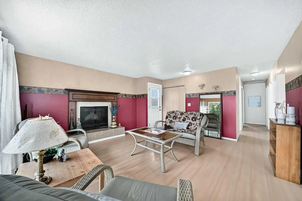 1404 Marlyn Way NE Calgary AB T2A 3K1