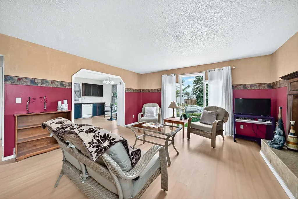1404 Marlyn Way NE Calgary AB T2A 3K1