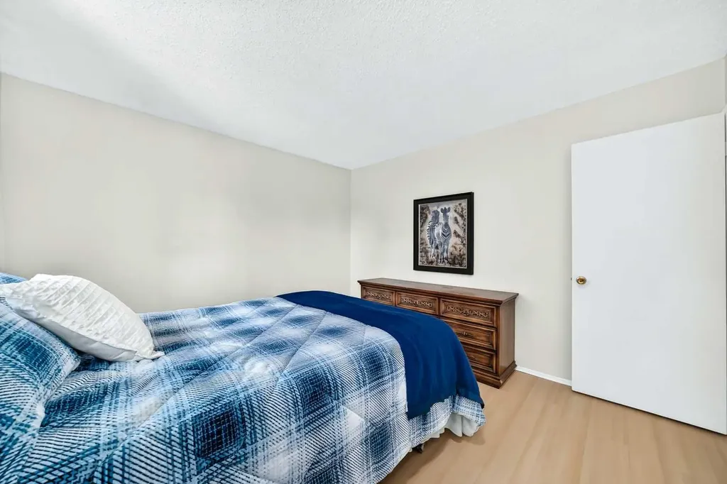 1404 Marlyn Way NE Calgary AB T2A 3K1