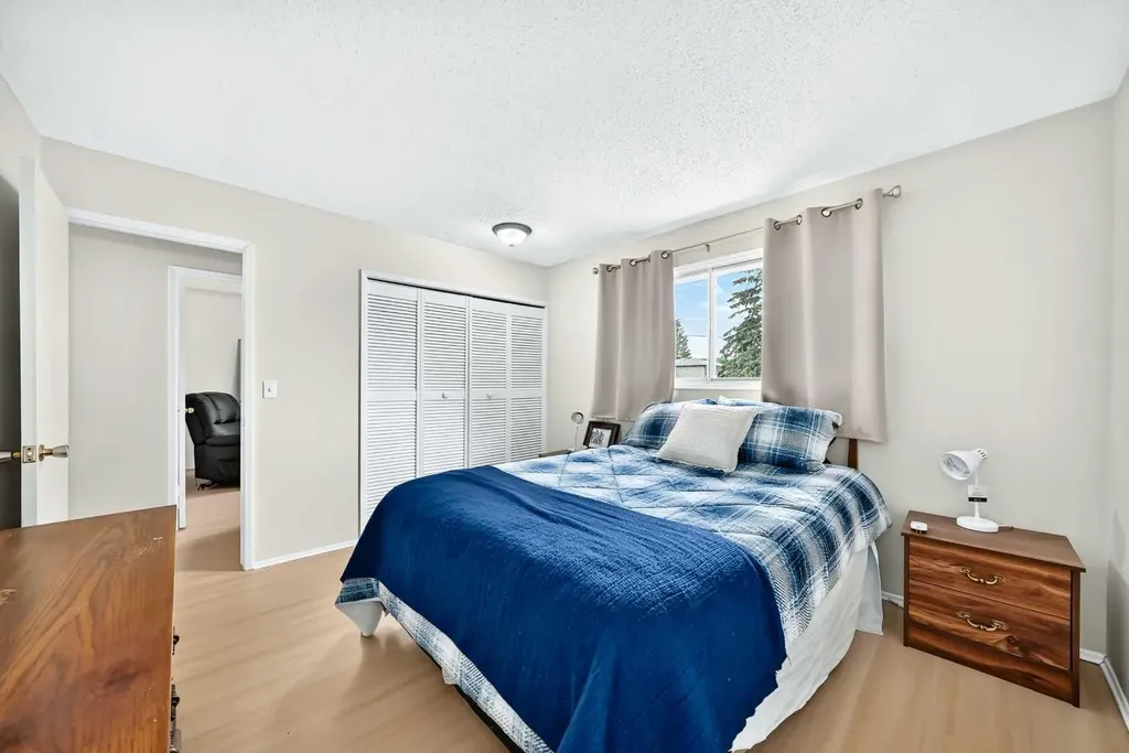 1404 Marlyn Way NE Calgary AB T2A 3K1