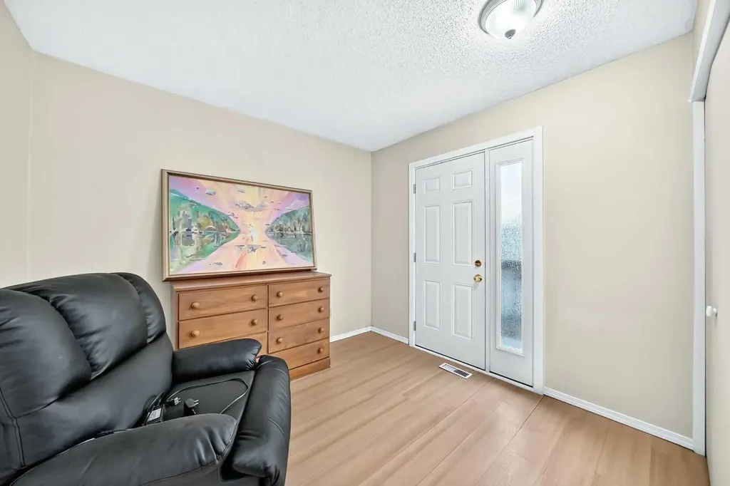 1404 Marlyn Way NE Calgary AB T2A 3K1