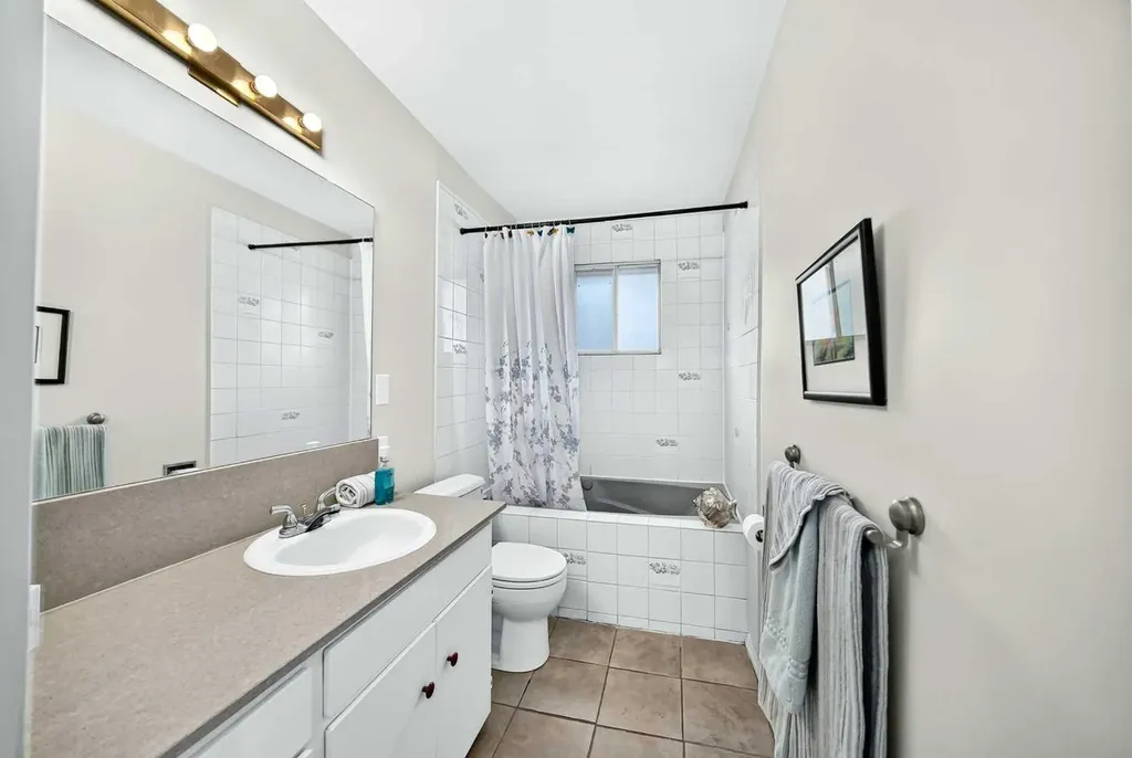 1404 Marlyn Way NE Calgary AB T2A 3K1