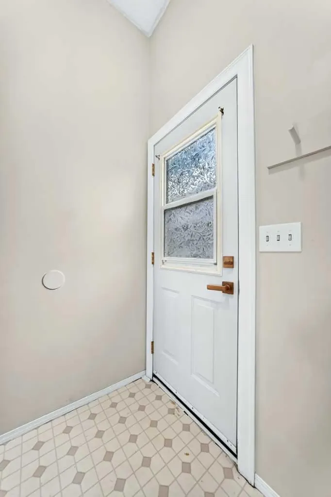 1404 Marlyn Way NE Calgary AB T2A 3K1