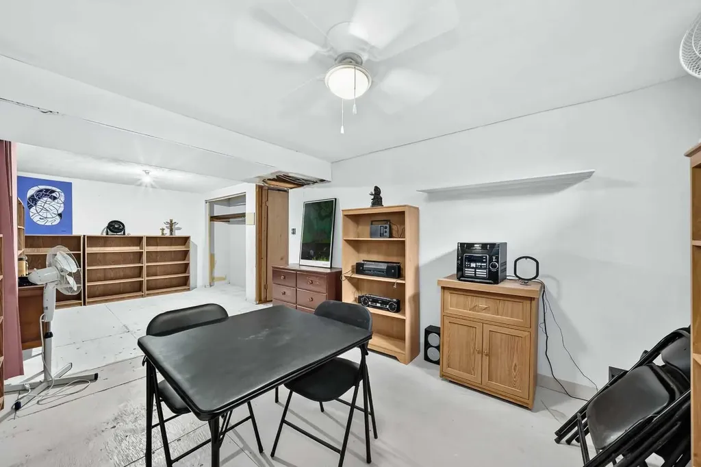 1404 Marlyn Way NE Calgary AB T2A 3K1