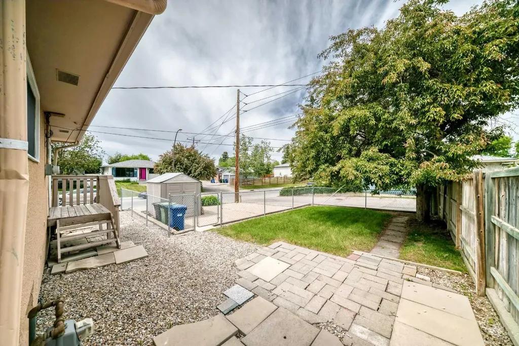 1404 Marlyn Way NE Calgary AB T2A 3K1
