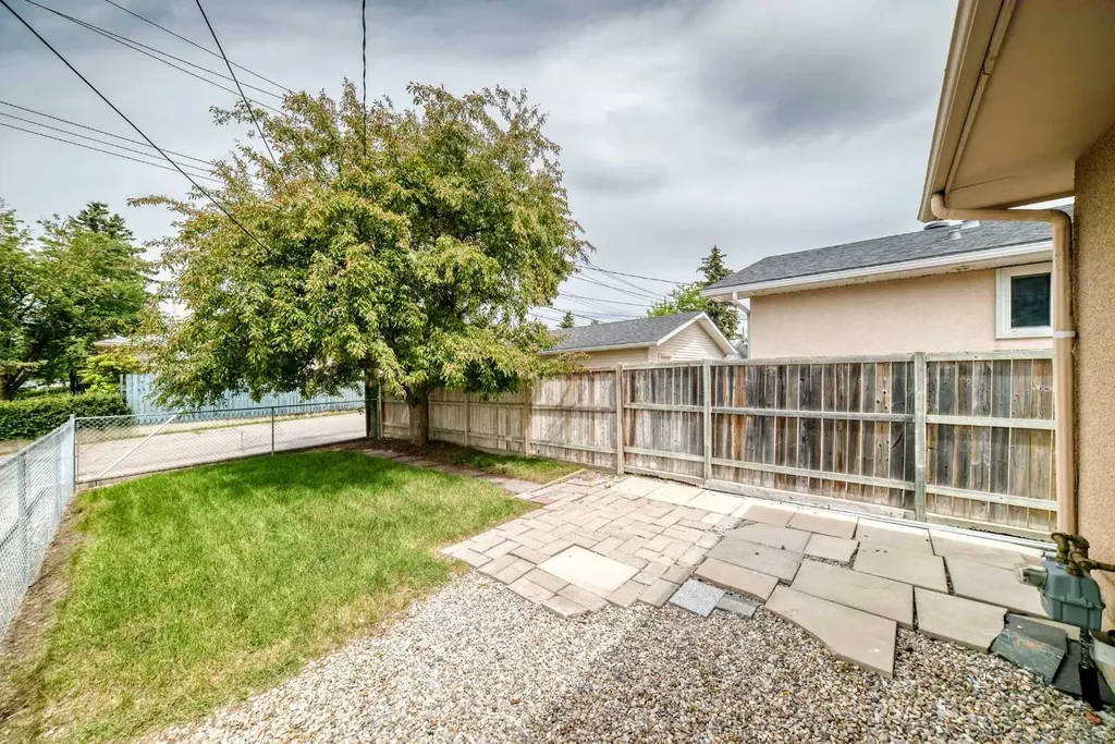 1404 Marlyn Way NE Calgary AB T2A 3K1