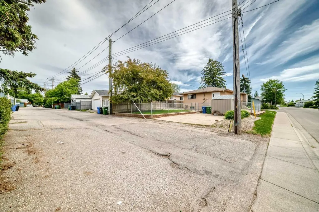 1404 Marlyn Way NE Calgary AB T2A 3K1