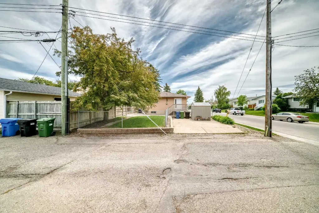 1404 Marlyn Way NE Calgary AB T2A 3K1