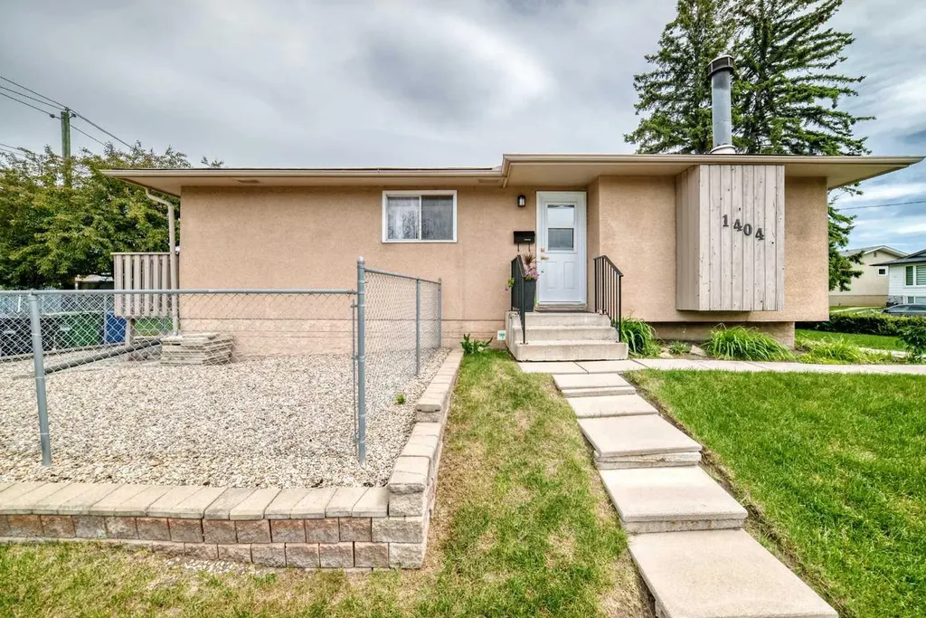 1404 Marlyn Way NE Calgary AB T2A 3K1